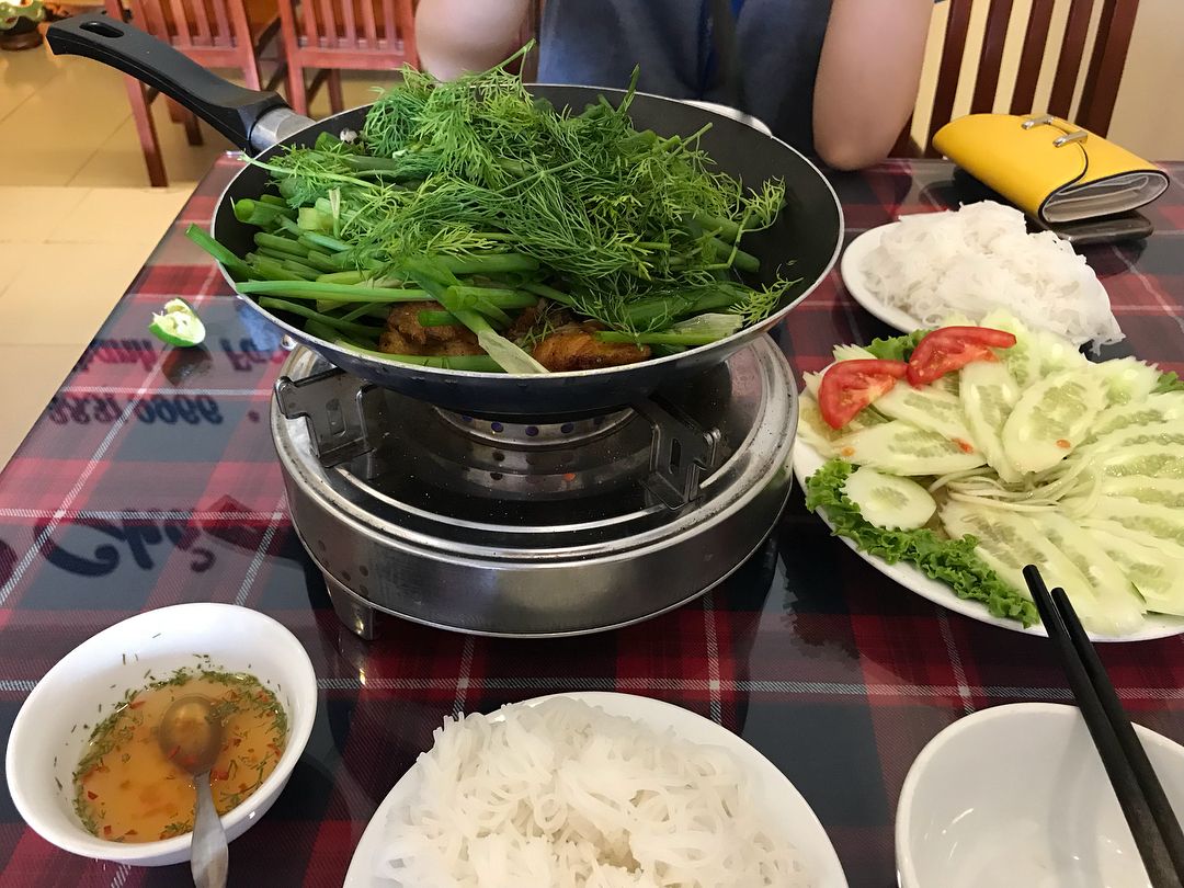 #10 Quán chả cá Lã Vọng ở Hà Nội chật ních thực khách - Digifood