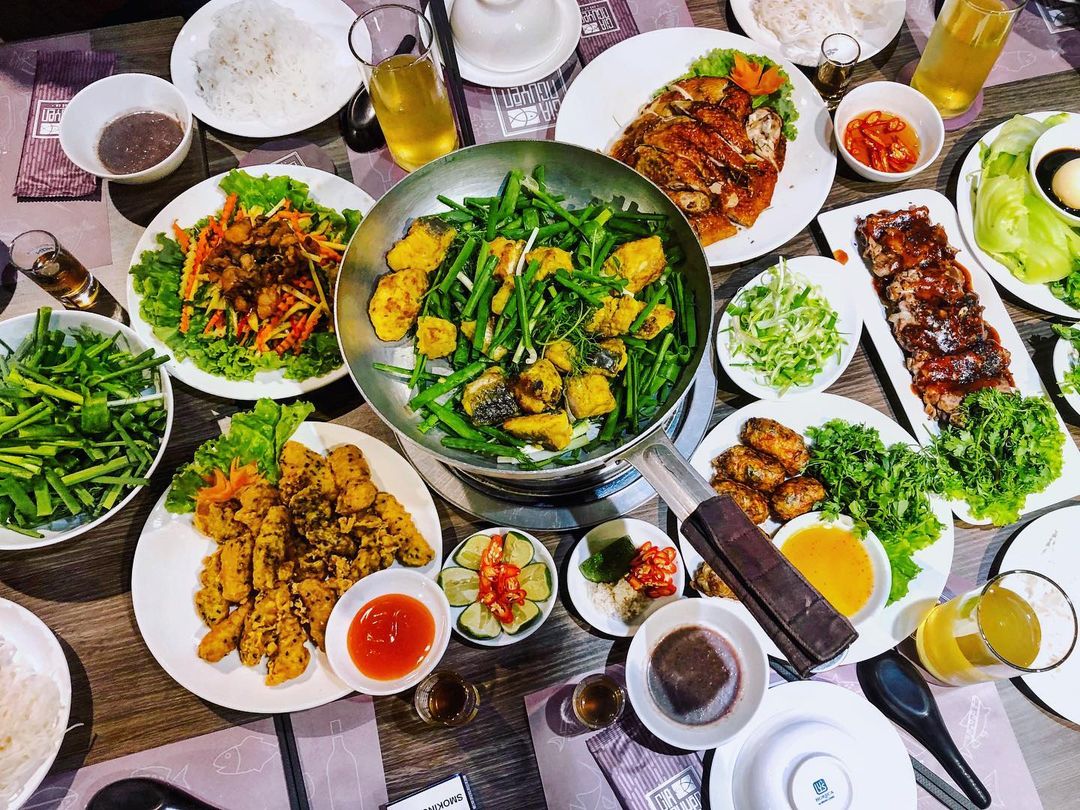 #10 Quán chả cá Lã Vọng ở Hà Nội chật ních thực khách - Digifood