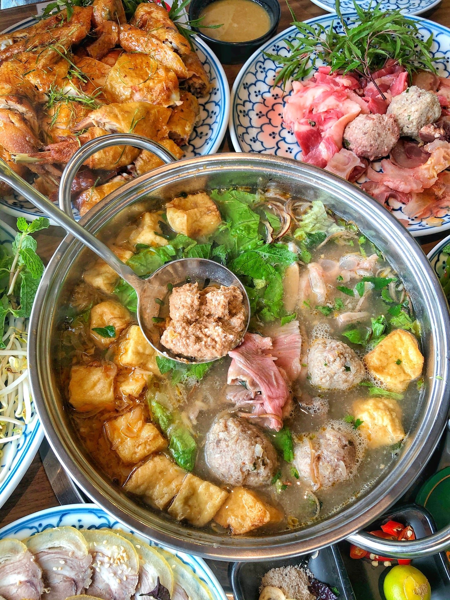 Top 5 Nhà Hàng Lẩu Ba Xe Hà Nội Đậm Đà Hương Vị Đà Lạt - Digifood