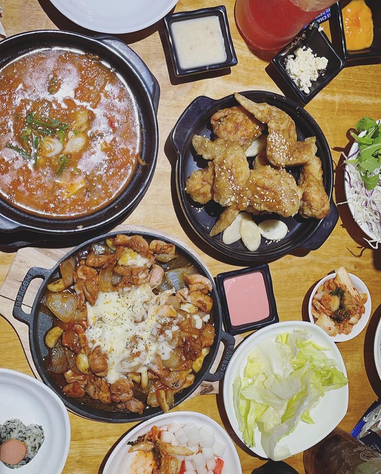 #9 Nhà hàng gà rán Hàn Quốc tại TP.HCM thơm ngon, đủ vị - Digifood