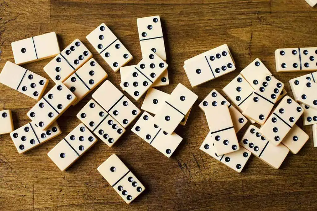 Dominoes - Trò chơi trí nhớ dành cho người lớn
