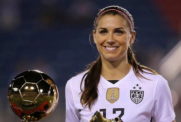 Alex Morgan - nữ cầu thủ bóng đá tài năng người Mỹ