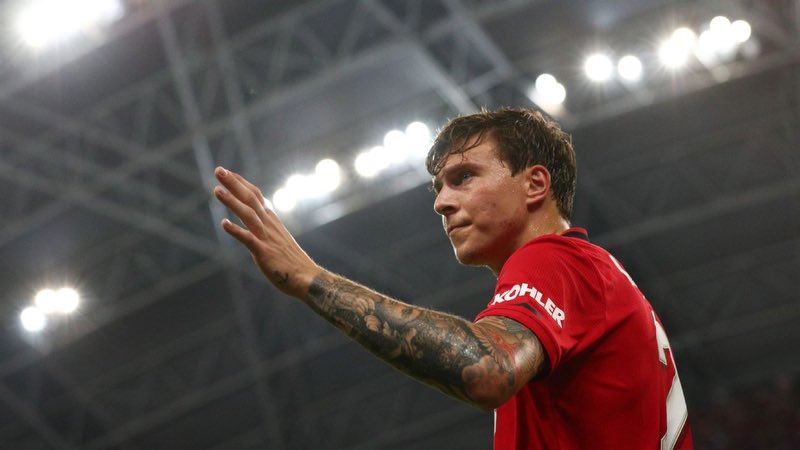 Cầu thủ Victor Lindelof - Người băng với tương lai bất ổn