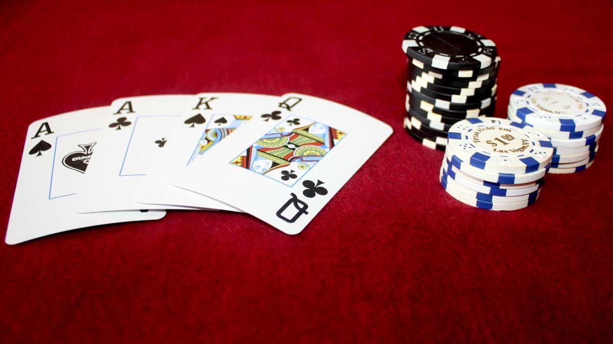 Cách chơi Omaha Poker: Quy tắc và chiến lược | Tự nhiên8